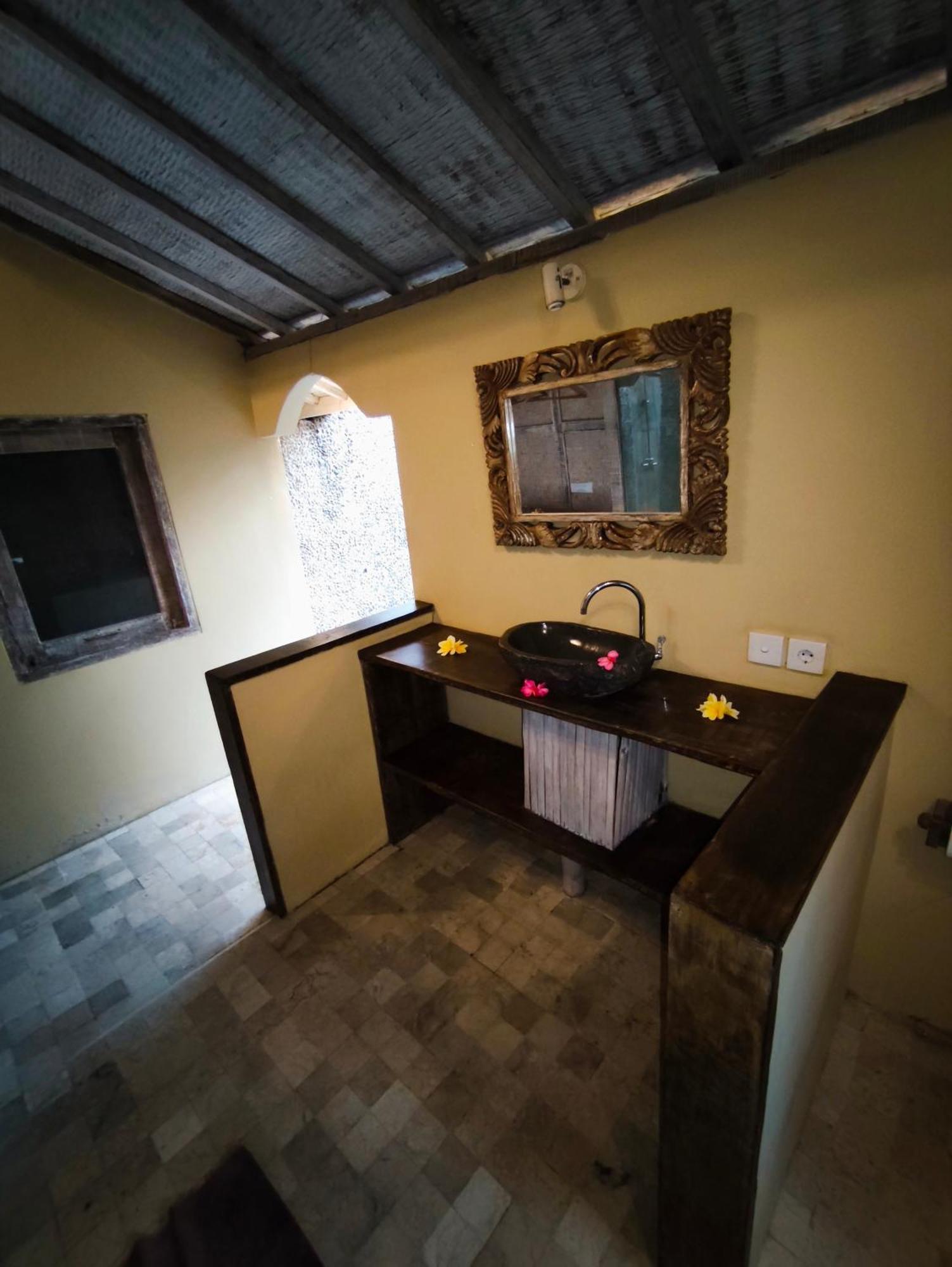 Villa Ibu Gili Trawangan Exterior photo