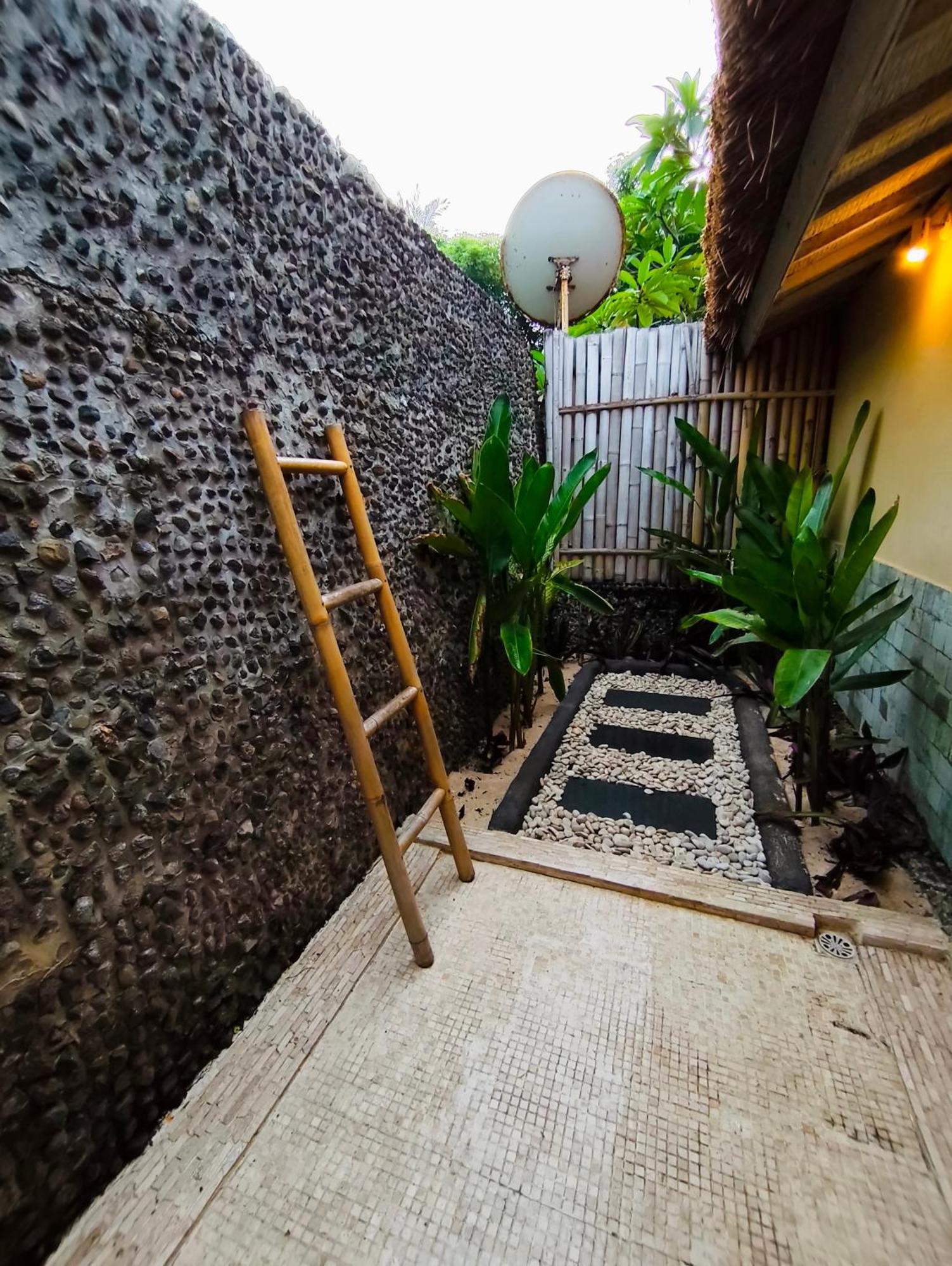 Villa Ibu Gili Trawangan Exterior photo